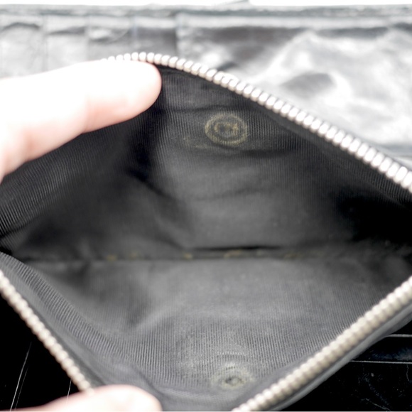 🍓MIUMIU Distressed Wallet - Picture 10 of 13